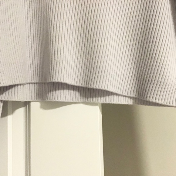 Like New Aritzia Wilfred Rebecca wool turtleneck sweater size small - Picture 4 of 4